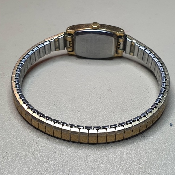 Vtg Pulsar Goldtone Stainless Steel Women's Watch - Picture 3 of 4